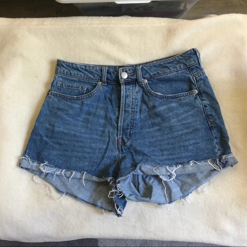 H&M High Waisted Jean Shorts Size 8